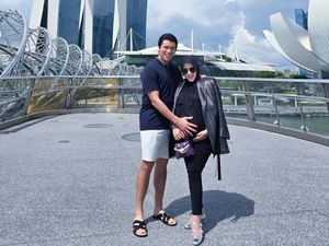 Foto Syahrini di Singapura Dengan Baby Bump Makin Besar, Tenteng Tas Rp 2,2 M Foto Syahrini di Singapura Dengan Baby Bump Makin Besar, Tenteng Tas Rp 2,2 M