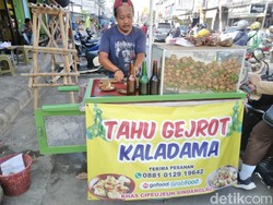 Mencicipi Tahu Gejrot Kaladama yang Khas Cirebon