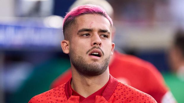VITORIA-GASTEIZ, SPAIN - MAY 10: Yan Couto of Girona FC looks on prior to the LaLiga EA Sports match between Deportivo Alaves and Girona FC at Estadio de Mendizorroza on May 10, 2024 in Vitoria-Gasteiz, Spain. (Photo by Juan Manuel Serrano Arce/Getty Images)