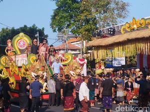 AHY Buka Pesta Kesenian Bali, Tanya Ini Itu ke Pj Gubernur