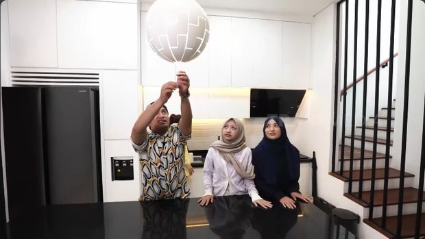 Dapur di rumah Arafah Rianti
