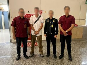 Dua Bule Nekat Jadi Instruktur Diving Ilegal di Bali Dua Bule Nekat Jadi Instruktur Diving Ilegal di Bali