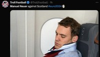 Manuel Neuer lebih banyak bersantai saat pesta kemenangan Jerman 5-1 atas Skotlandia, Sabtu (15/6/2024) dini hari WIB. (Foto: Twitter)