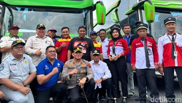 Menhub Temukan Bus Pariwisata Pelat Hitam di Baturaden, Minta Pemilik Ditindak