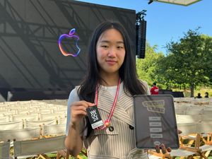 Nadya Tyandra, Mahasiswi Asal RI yang Presentasi Aplikasi ke Tim Cook Nadya Tyandra, Mahasiswi Asal RI yang Presentasi Aplikasi ke Tim Cook