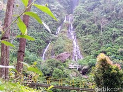 Eloknya Curug Gunung Putri, Konon Tempat Bertapa Pasukan Wanita Diponegoro