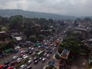 Polisi Ungkap Penyebab Kemacetan Parah di Puncak Polisi Ungkap Penyebab Kemacetan Parah di Puncak