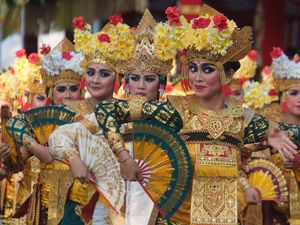 Seni Bali di Tangan Anak Muda Seni Bali di Tangan Anak Muda