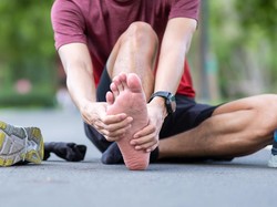 Habis Lari, Telapak Kaki Terasa Nyeri? Waspadai Plantar Fasciitis