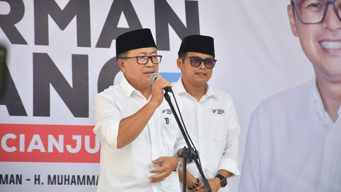 Bakal Calon Bupati dan Wakil Bupati Herman-Ibang Resmikan sekretariat pemenangan bareng 5 koalisi parpol Bakal Calon Bupati dan Wakil Bupati Herman-Ibang Resmikan sekretariat pemenangan bareng 5 koalisi parpol