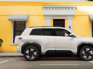 Lihat Lebih Dekat Calon Mobil SUV Listrik BYD Lihat Lebih Dekat Calon Mobil SUV Listrik BYD
