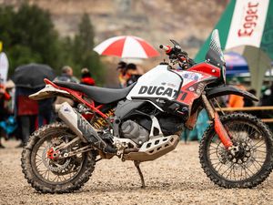 Ducati DesertX Rally Raih Kemenangan Lagi di Balap Enduro Terekstrem di Dunia Ducati DesertX Rally Raih Kemenangan Lagi di Balap Enduro Terekstrem di Dunia