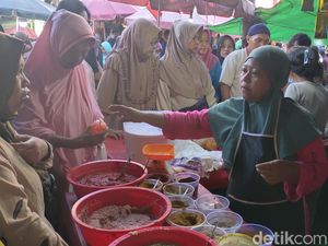 Penjual Bumbu Basah-Santan di Palembang Mulai Diserbu Emak-emak Penjual Bumbu Basah-Santan di Palembang Mulai Diserbu Emak-emak