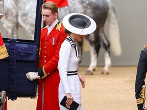 8 Gaya Monumental Kate Middleton Setelah Absen 6 Bulan Akibat Kanker 8 Gaya Monumental Kate Middleton Setelah Absen 6 Bulan Akibat Kanker