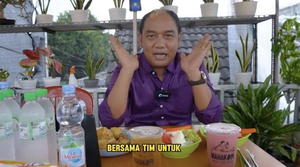 Gaya Kulineran Azis Gagap, Pelawak Senior yang Kini Jadi Juragan Sapi Kurban