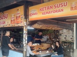 Ketan Susu Kemayoran, Kuliner Khas Jakarta yang Unik dan Bikin Ketagihan