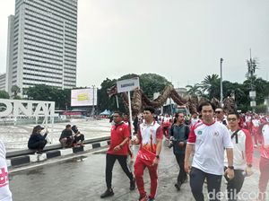 Menuju PON 2024, Kontingen Atlet DKI Jakarta Diarak di CFD Menuju PON 2024, Kontingen Atlet DKI Jakarta Diarak di CFD