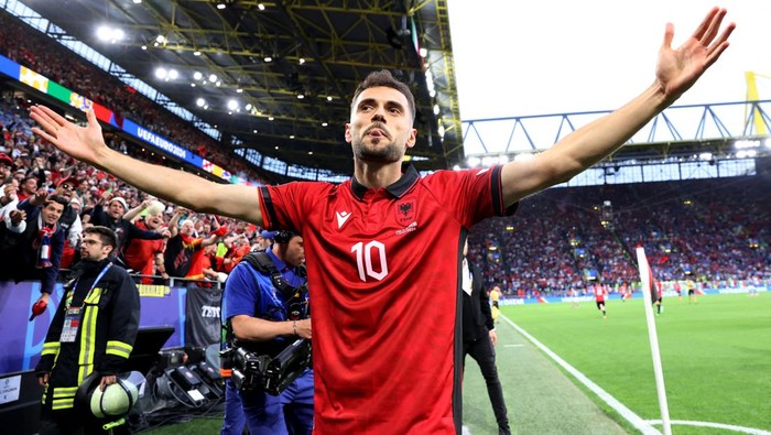 Soccer Football - Euro 2024 - Group B - Italy v Albania - Dortmund BVB Stadion, Dortmund, Germany - June 15, 2024  Albanias Nedim Bajrami celebrates scoring their first goal REUTERS/Bernadett Szabo