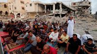 Potret Pilu Warga Gaza Salat Idul Adha di Reruntuhan Masjid