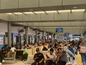 Long Weekend Idul Adha, Stasiun Pasar Senen Ramai Pemudik