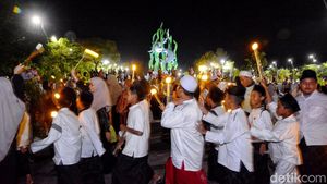 Takbiran Keliling Sambut Idul Adha di Surabaya