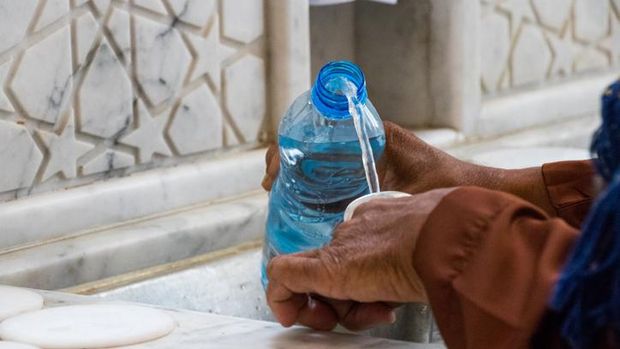 Cara menyimpan air zamzam agar tetap segar.