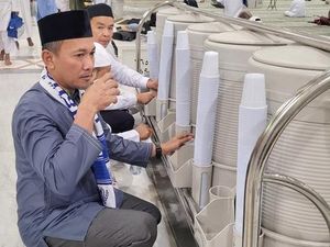 Sejarah Sumur Air Zamzam, Tak Pernah Kering Meski Berusia Ribuan Tahun Sejarah Sumur Air Zamzam, Tak Pernah Kering Meski Berusia Ribuan Tahun