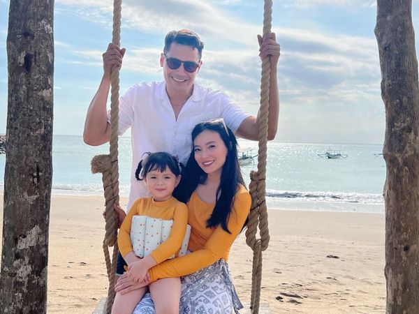 Foto Asmirandah-Jonas Rivanno Liburan ke Bali, Paras Cantik Anak Curi Atensi