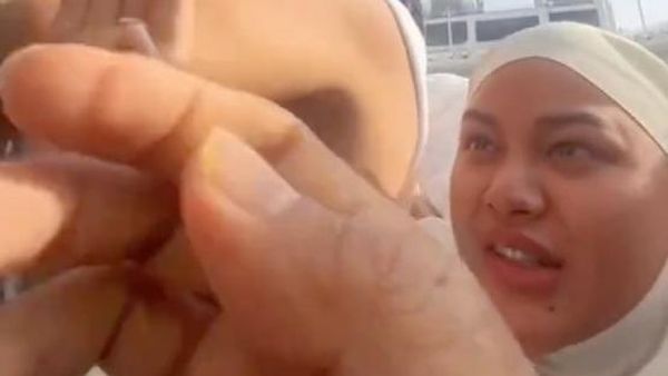 7 Foto Aurel dan Atta Halilintar Naik Haji, Desak-desakan Cium Hajar Aswad