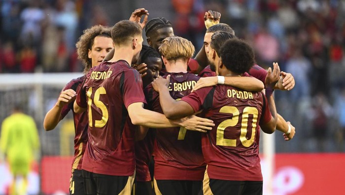 BRUSSELS, BELGIUM - JUNE 05 :  De Bruyne Kevin forward of Belgium celebrates scoring a goal during the international friendly game match between Belgium and Montenegro in preparation of the UEFA Euro 2024 European Football Championship tournament on June 5, 2024 in Brussels, Belgium, 05/06/2024 ( Photo by Vincent Kalut / Photo News via Getty Images)