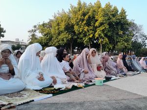 Idul Adha 1445, Bupati Klaten Salat di Alun-alun Klaten