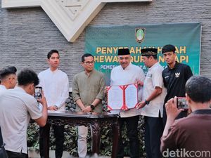 Usai Salat Id, Gibran Terima Kurban Sapi dari Timnas U-16