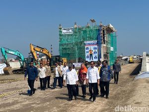 Cek Proyek Tanggul Laut Cegah Rob di Semarang, Jokowi: Bakal Selesai Agustus Cek Proyek Tanggul Laut Cegah Rob di Semarang, Jokowi: Bakal Selesai Agustus