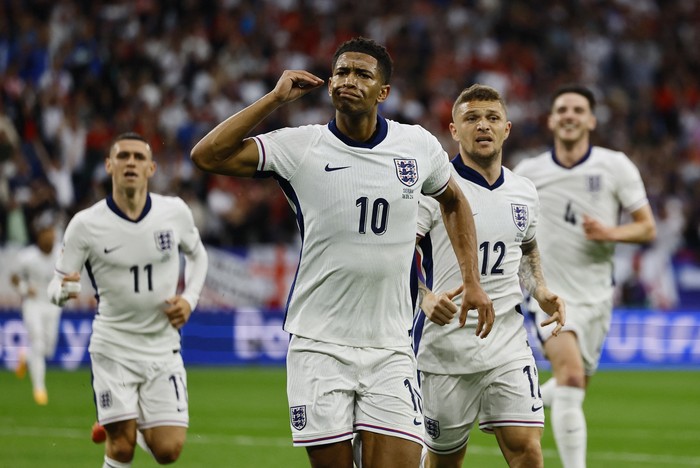 Soccer Football - Euro 2024 - Group C - Serbia v England - Arena AufSchalke, Gelsenkirchen, Germany - June 16, 2024 Englands Jude Bellingham celebrates scoring their first goal REUTERS/Wolfgang Rattay