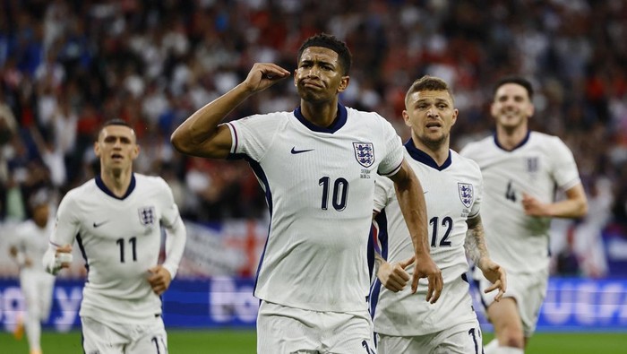 Soccer Football - Euro 2024 - Group C - Serbia v England - Arena AufSchalke, Gelsenkirchen, Germany - June 16, 2024 Englands Jude Bellingham celebrates scoring their first goal REUTERS/Wolfgang Rattay