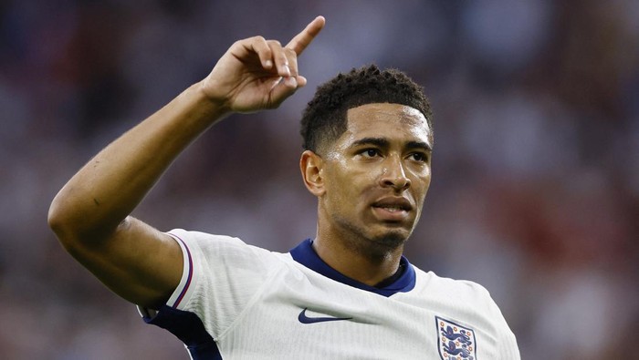 Soccer Football - Euro 2024 - Group C - Serbia v England - Arena AufSchalke, Gelsenkirchen, Germany - June 16, 2024 Englands Jude Bellingham celebrates scoring their first goal REUTERS/Wolfgang Rattay