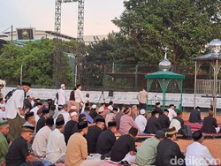 Danny Salat Idul Adha di Lapangan Karebosi Makassar, KDK MUI Sulsel Khatib