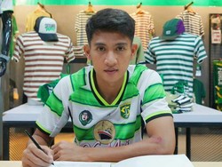 Liga 1: Malik Risaldi Resmi Berseragam Persebaya