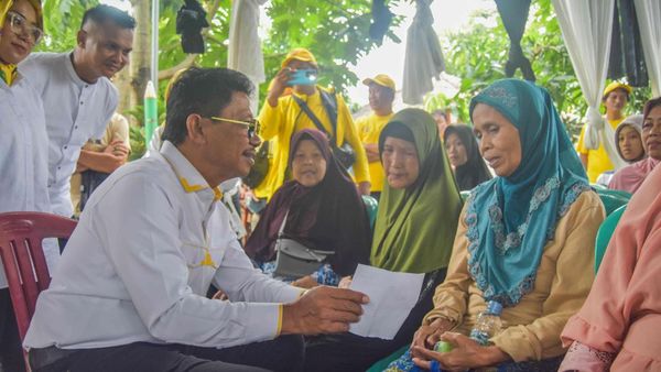 Momen Bacalon Walikota Tangerang Sachrudin Gelar Bakti Sosial