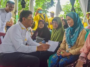 Momen Bacalon Walikota Tangerang Sachrudin Gelar Bakti Sosial