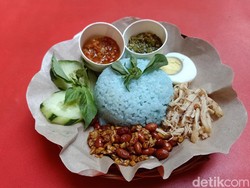 Ada Nasi Biru dari Bunga Telang di Stan Kuliner PKB