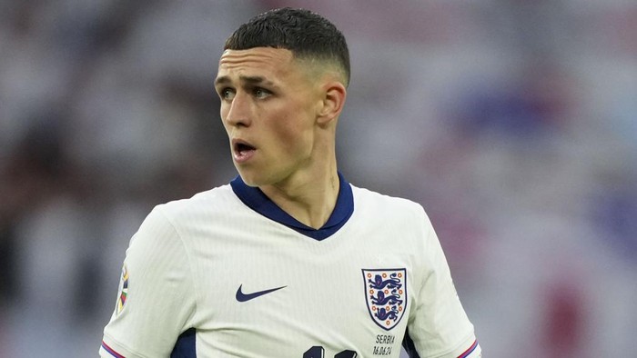 Englands Phil Foden looks on during a Group C match between Serbia and England at the Euro 2024 soccer tournament in Gelsenkirchen, Germany, Sunday, June 16, 2024. (AP Photo/Martin Meissner)