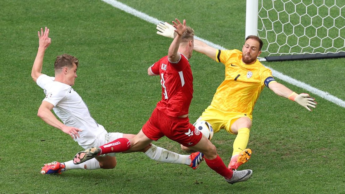 Peluang emas yang gagal dimanfaatkan Rasmus Hojlund. (Foto: Getty Images/Carl Recine)