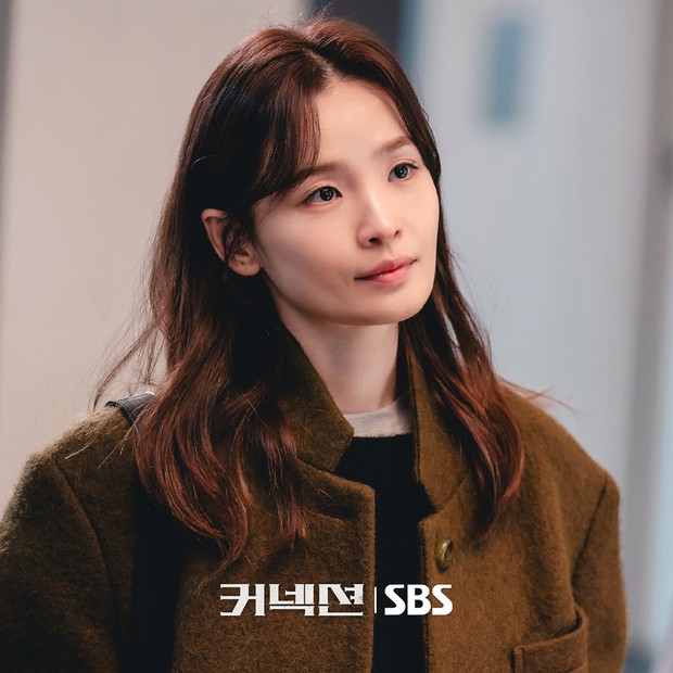 Potret Jeon Mi Do dalam drama 'Connection'