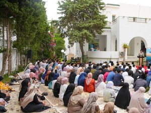 KBRI Tunis Gelar Salat Idul Adha 1445 H, Gemakan Persaudaraan-Solidaritas KBRI Tunis Gelar Salat Idul Adha 1445 H, Gemakan Persaudaraan-Solidaritas