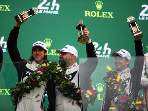 Sean Gelael dan WRT 31 Finis Kedua di 24 Hours of Le Mans