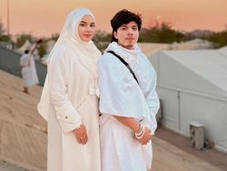 6 Momen Tak Terduga Dialami Selebritas saat Naik Haji 2024