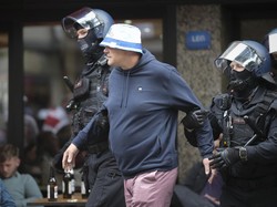 8 Orang Ditangkap dalam Rusuh Suporter Serbia Vs Inggris di Euro 2024