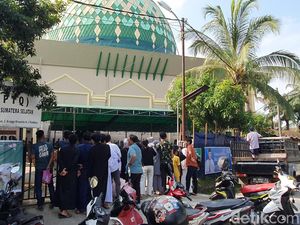 Si Bule Sapi Kurban Jokowi Seberat 1,1 Ton Disembelih, Jadi Tontonan Warga