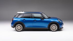 MINI Cooper S 5 Pintu Nih...